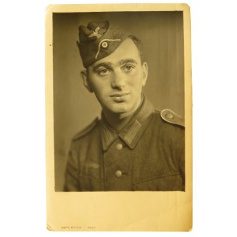Soldado de infantería alemana en uniforme de campaña y SideCap con un cordoncillo blanco. 1942. Espenlaub militaria